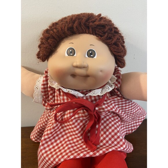 VINTAGE 1980s CABBAGE PATCH KIDS DOLL Loop Hair Brown Eyes One Dimple - Picture 2 of 9